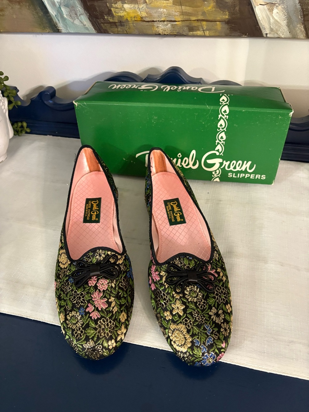 Vintage NIB DANIEL GREEN Slippers Brocade Size 11N comparable to 10M